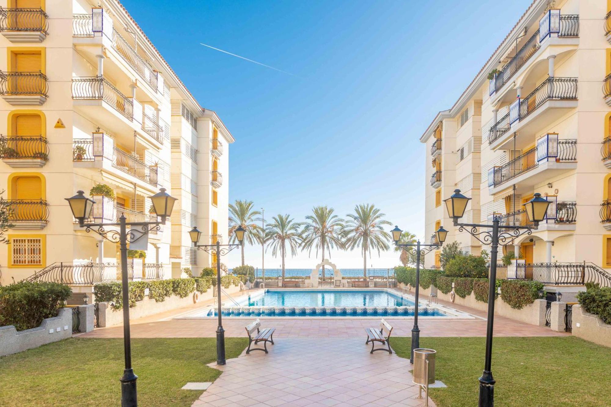 Suitur Apartament Familiar Con Piscina Calafellアパートメント エクステリア 写真